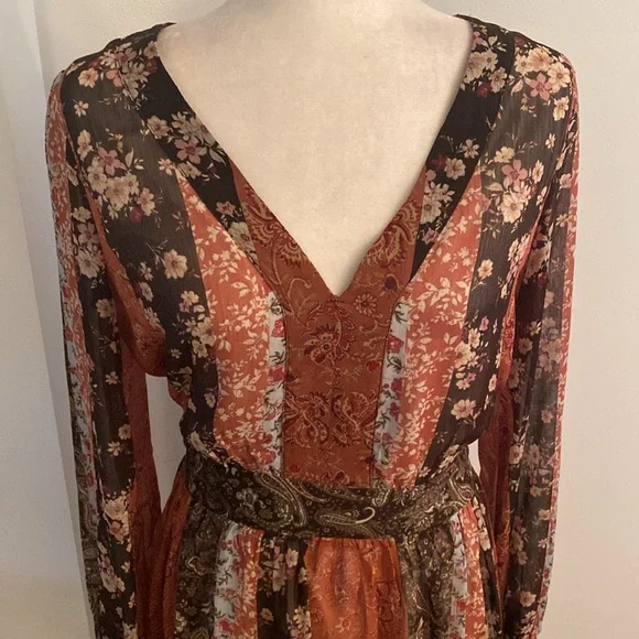 Lovestitch boho medium dress - Picture 2 of 10